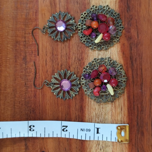 💜 Multicolor Antique Brass Filigree Earrings - Picture 2 of 3